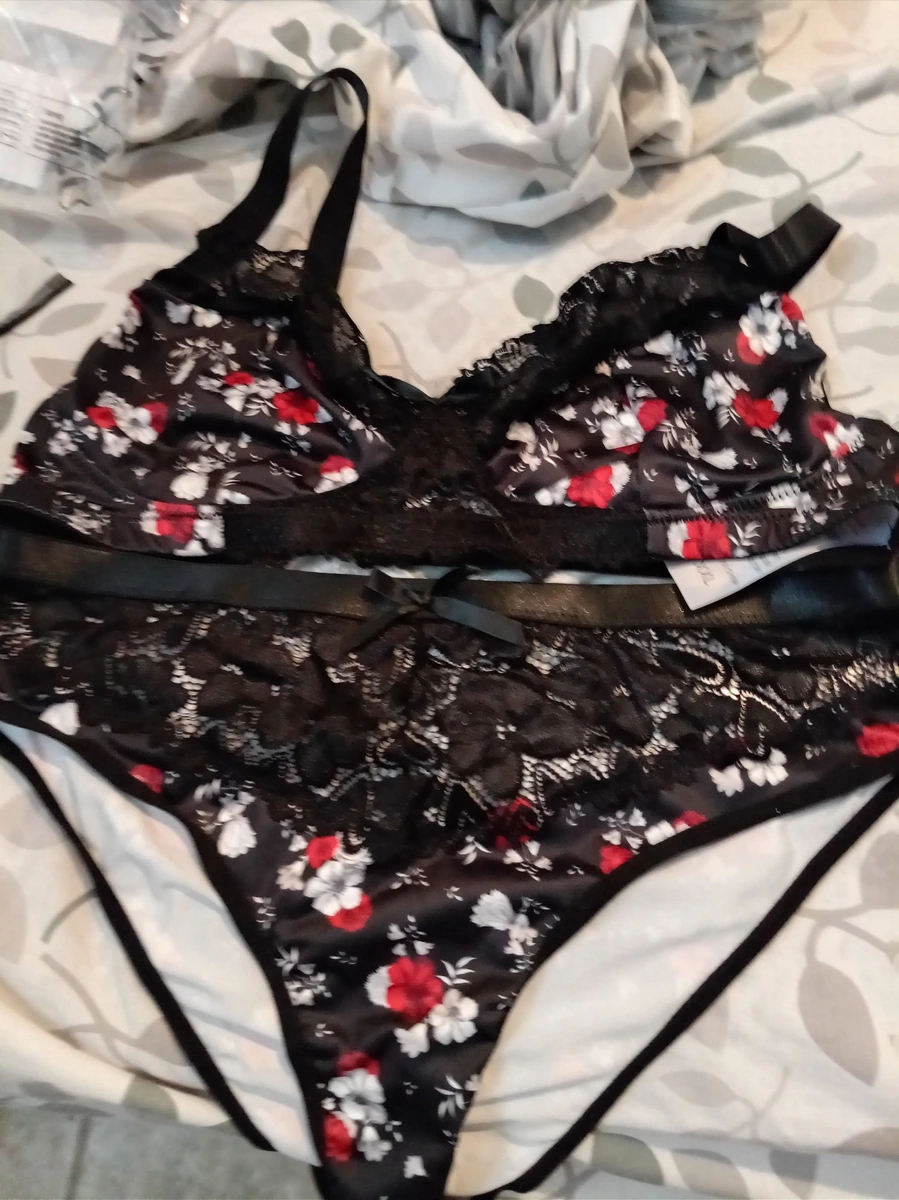 Conjunto de ropa. Interior