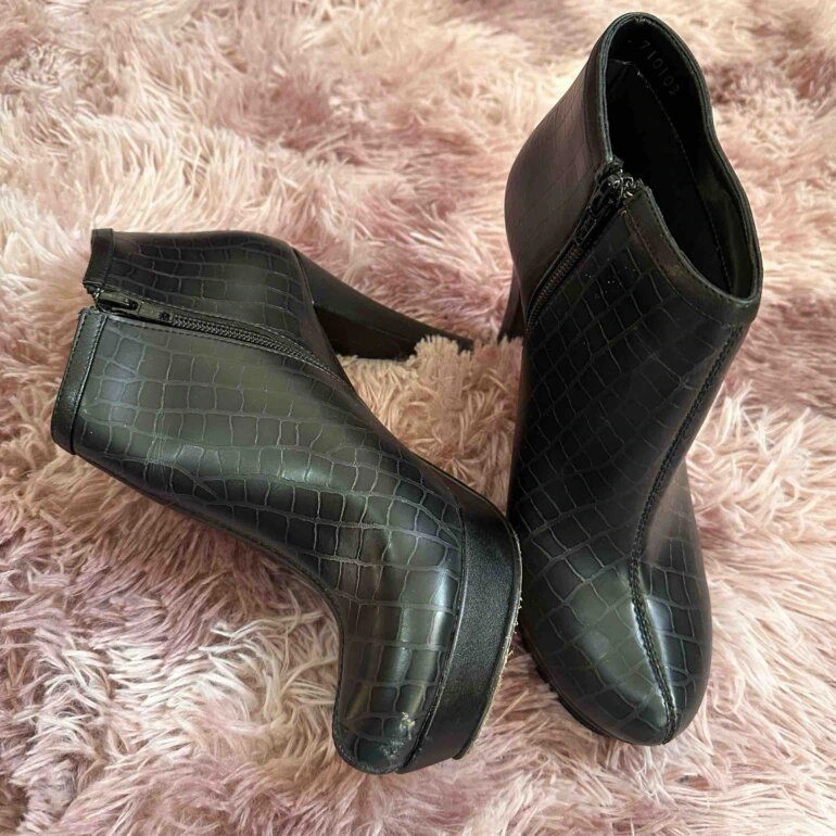 BOTAS DE TACON