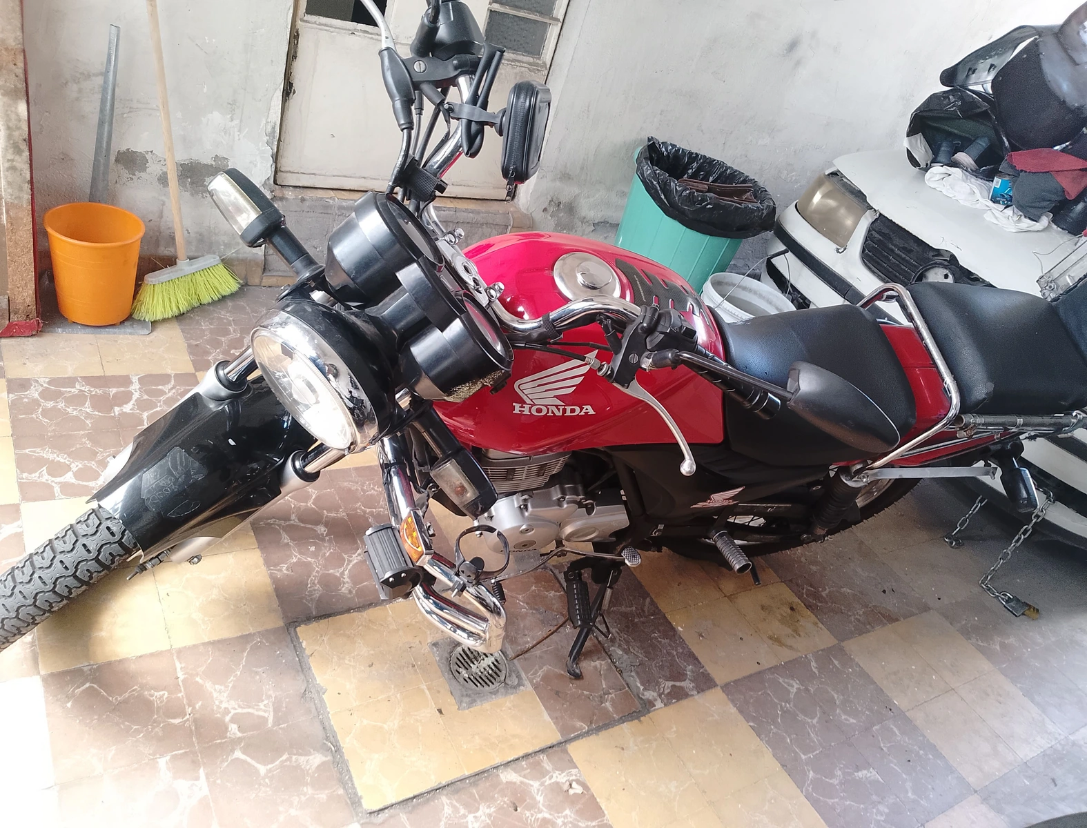 Motocicleta Honda Cargo 2018