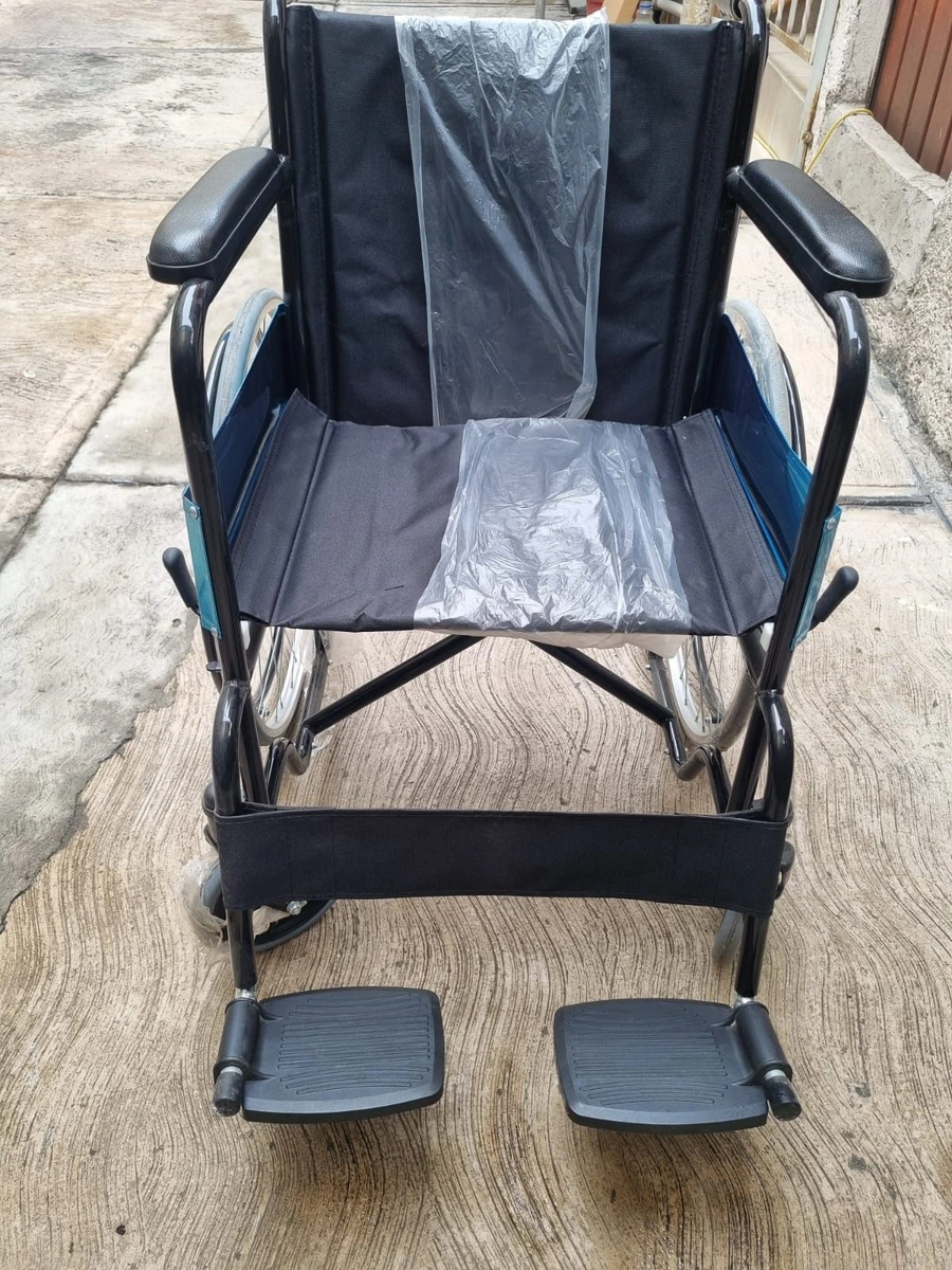 SE VENDE SILLA DE RUEDAS (NUEVA)