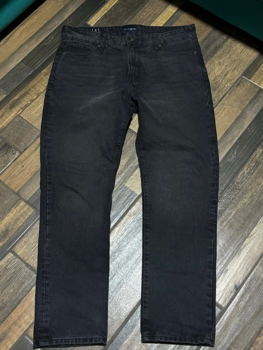 Pantalones variados y paquetes de calcetines