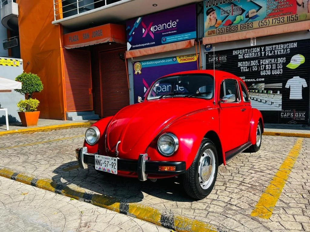 VOLKSWAGEN SEDÁN VOCHO 1992