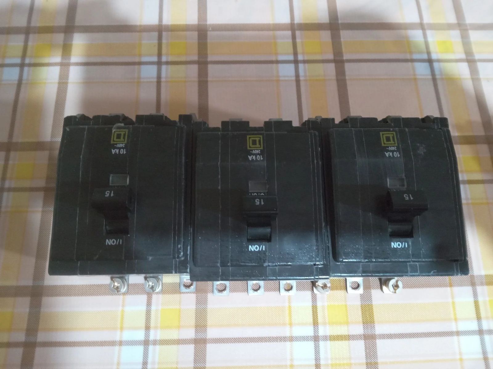 Interruptor qo 3x15 sq