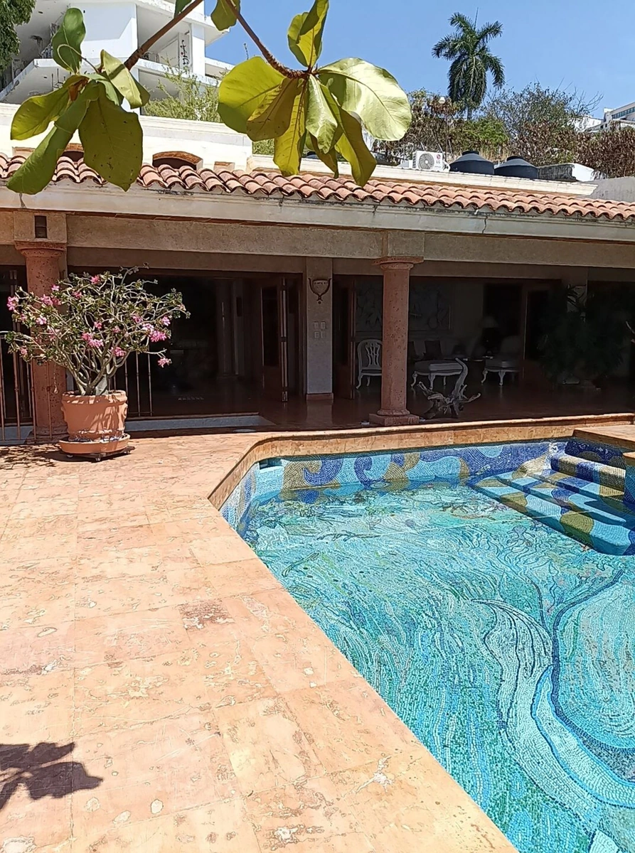 CASA EN VENTA FRACCIONAMIENTO CONDESA.