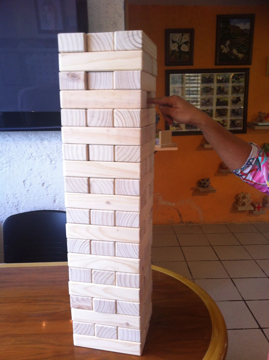 TORRE DE MADERA APILABLE GIGANTE