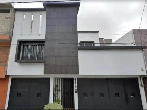 VENDO CASA DE 194m², EN COL. HÉROES DE CHURUBUSCO, CERCA METRO ESCUADRÓN 201