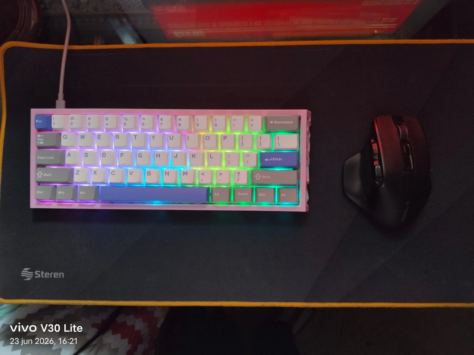 Kit de periféricos gaming:aula win 68he modificado+mousepad+mouse terport todo junto