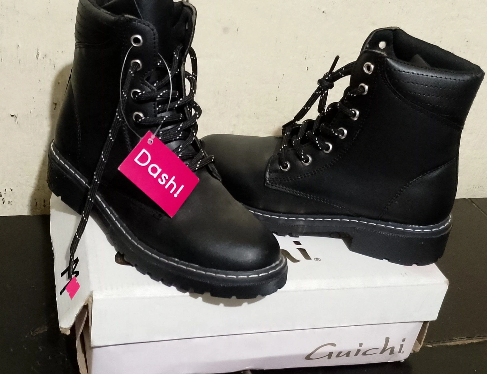 Botas de piel nuevas