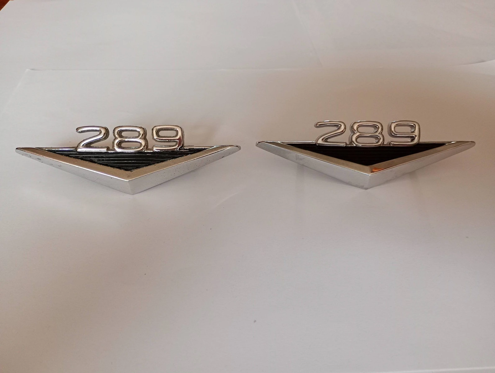 Emblemas de Mustang 1965-66, usados, metálicos