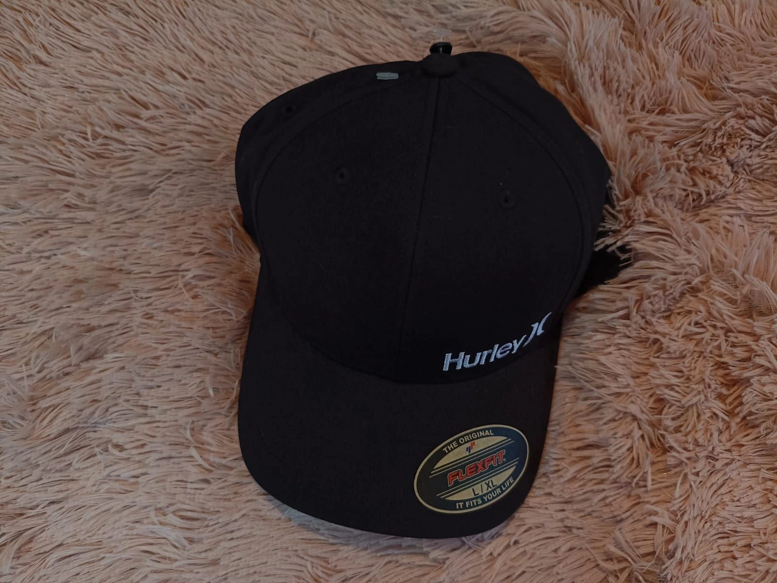 GORRA NEGRA PARA HOMBRE. MARCA HURLEY