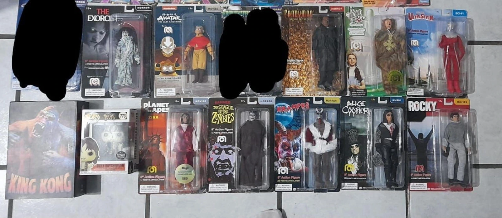 FIGURAS DE COLECCIÓN  DE VARIOS PERSONAJES