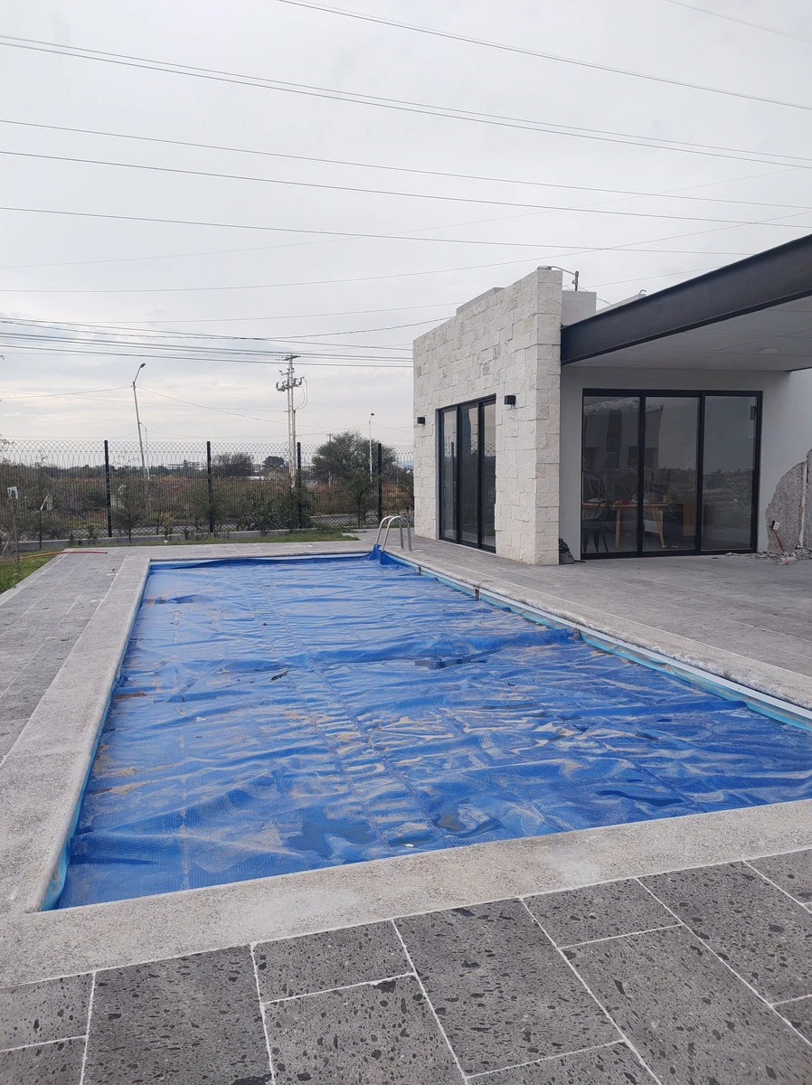 Residencia en venta en Dos plantas, Cocina y Recamaras equipadas