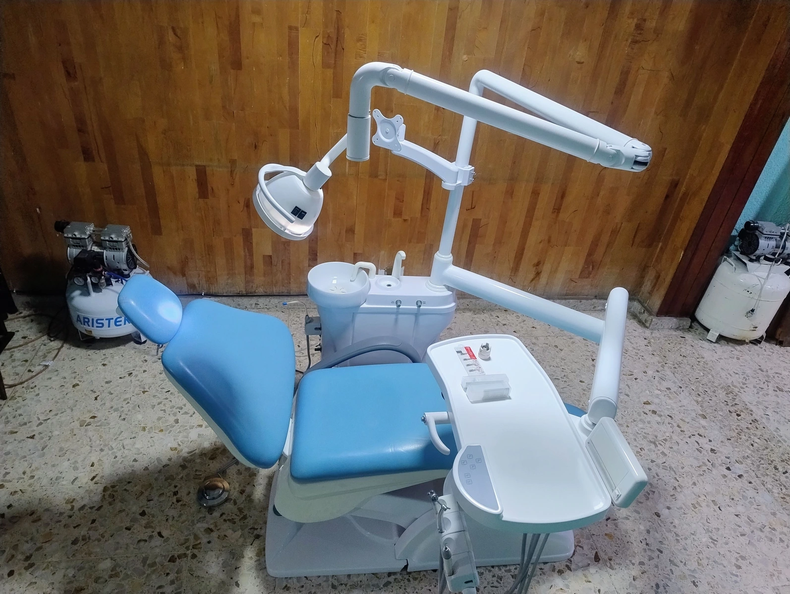 Unidad dental eléctrica equipada !