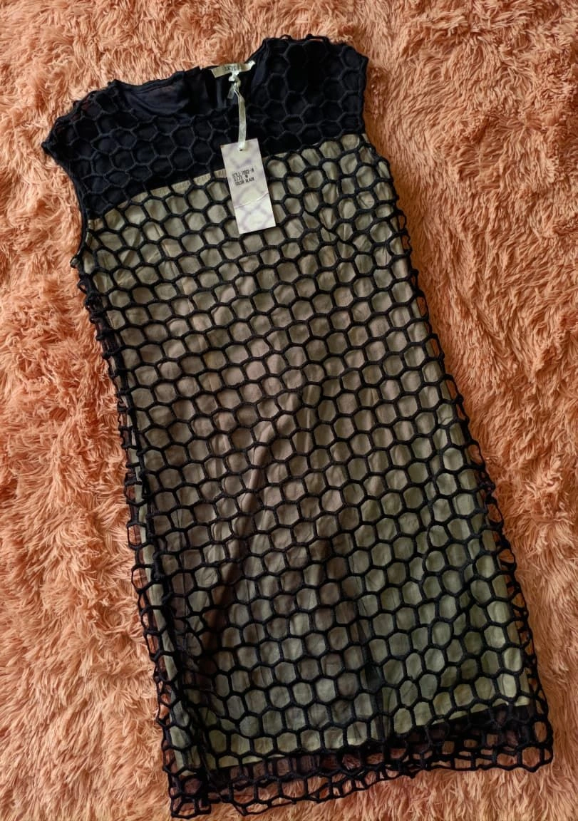 VESTIDO CORTO. NUEVO. MARCA LUCY PARIS. TALLA CHICO