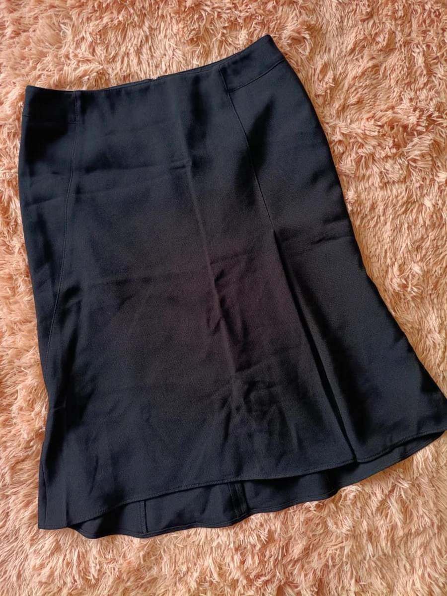 FALDA NEGRA. NUEVA. TALLA CHICA