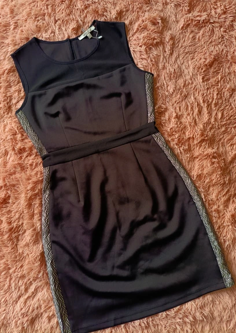 VESTIDO CORTO. NUEVO. MARCA LUCY PARIS. TALLA CHICO