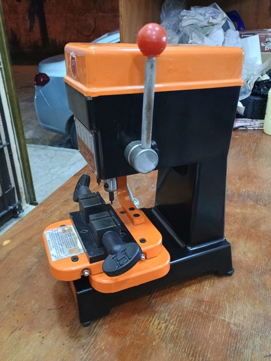 Máquina duplicadora de puntos