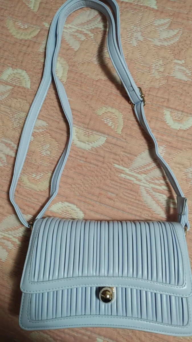 BOLSA DE MANO, COLOR LILA NUEVA
