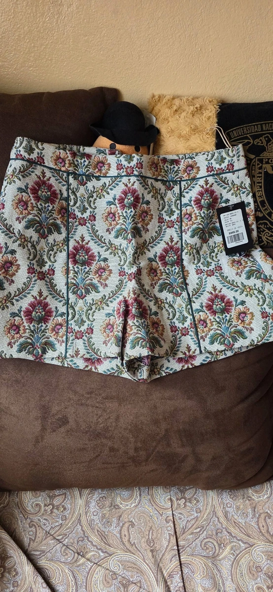 Short formal floreado Ivonne