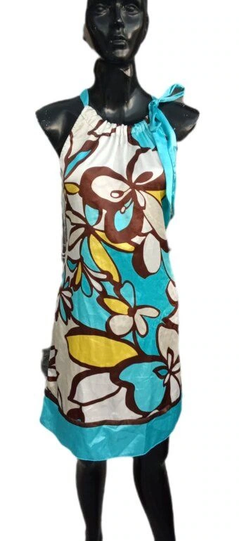 vestido satinado retro con lazo elegante