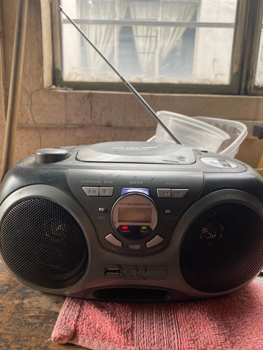REPRODUCTOR DE CDS / CON ENTRADA USB