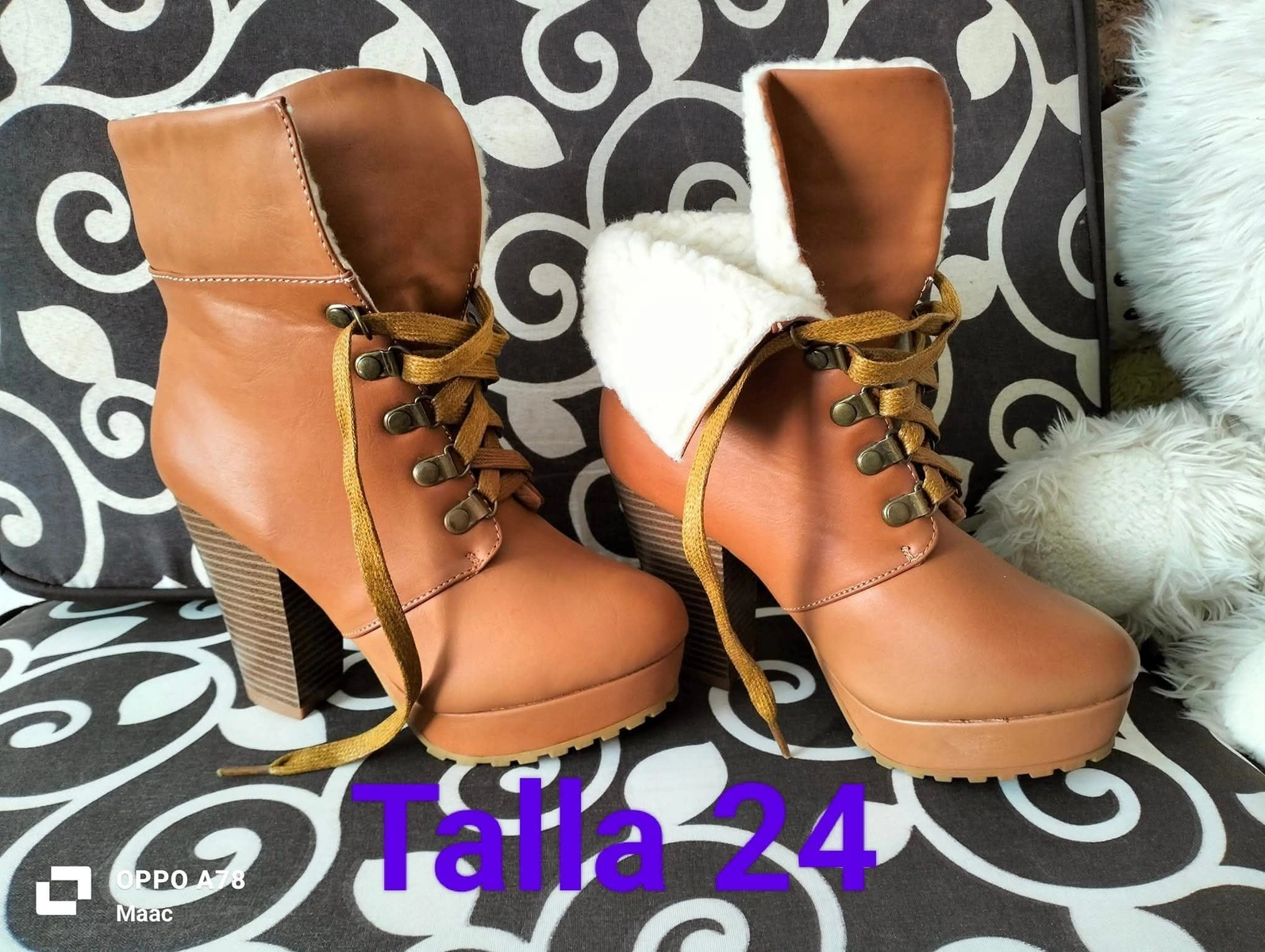 Botines de Tacón y Plataforma Camel con BorregaTalla: 24 (México)