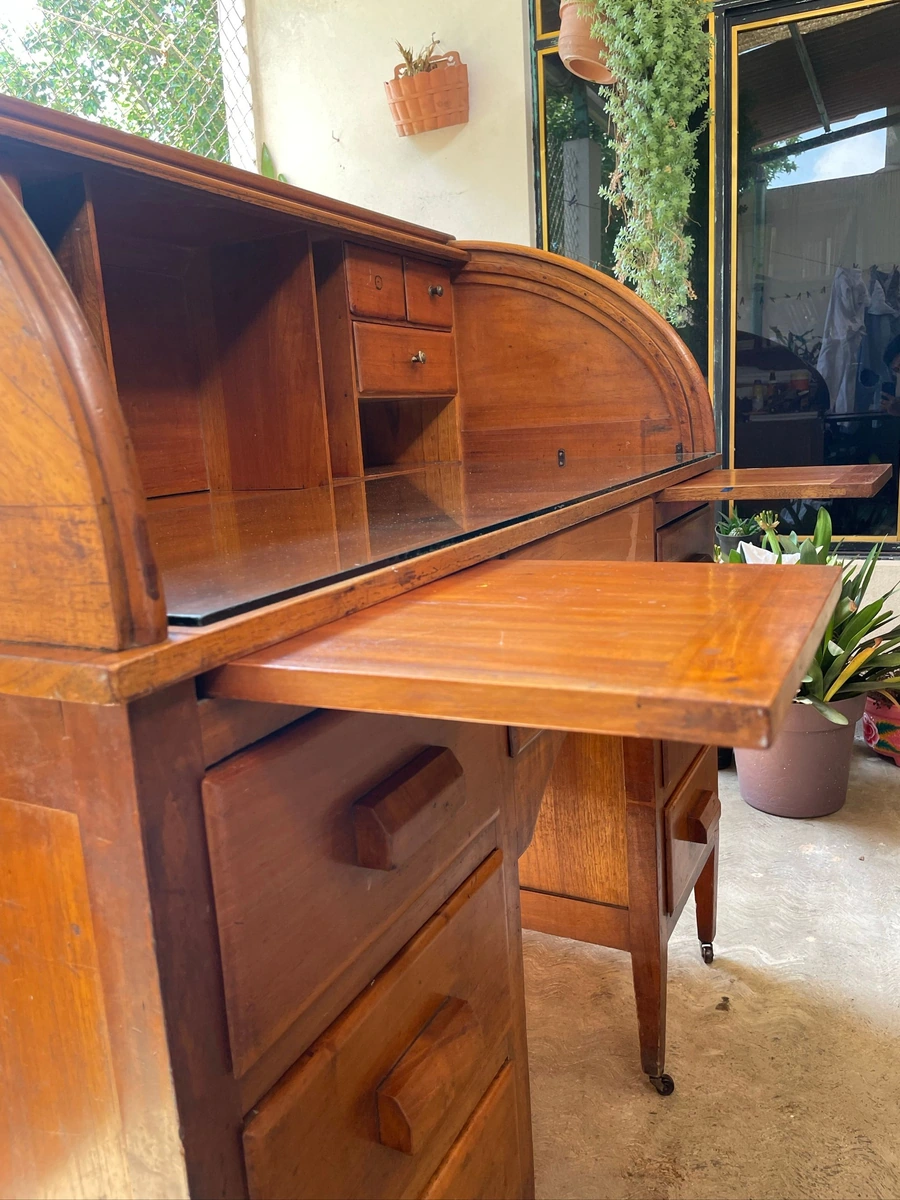 Escritorio antiguo tipo persiana