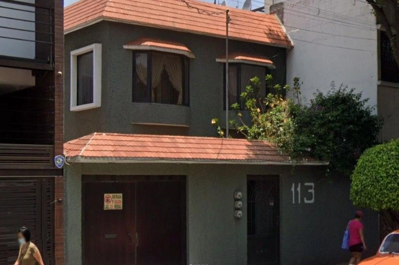 VENDO CASA CON 360 m², EN COLONIA CLAVERÍA, CERCA DE METRO REFINERÍA.