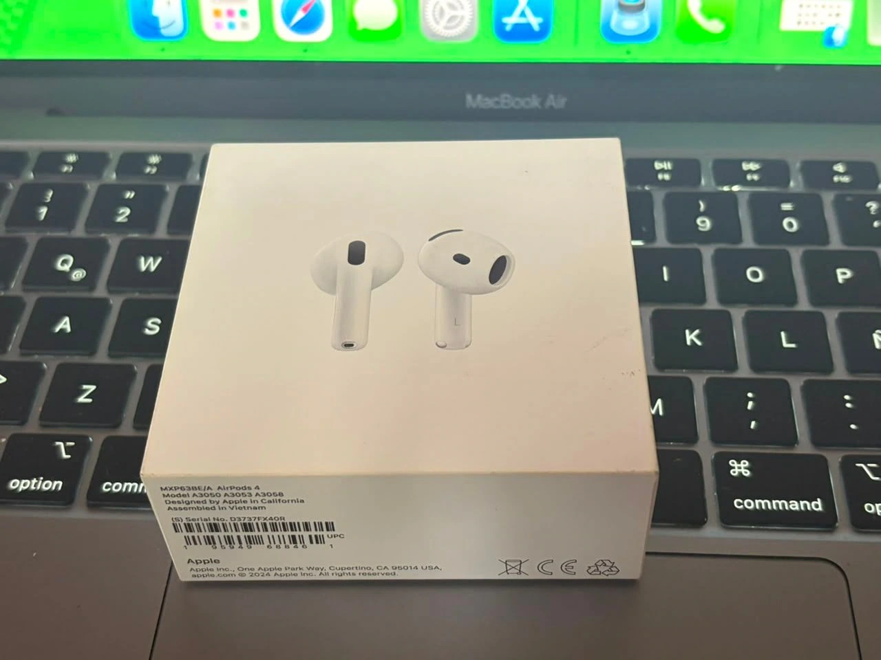 AirPods 4