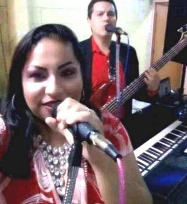 Tecladista dueto musical versatil