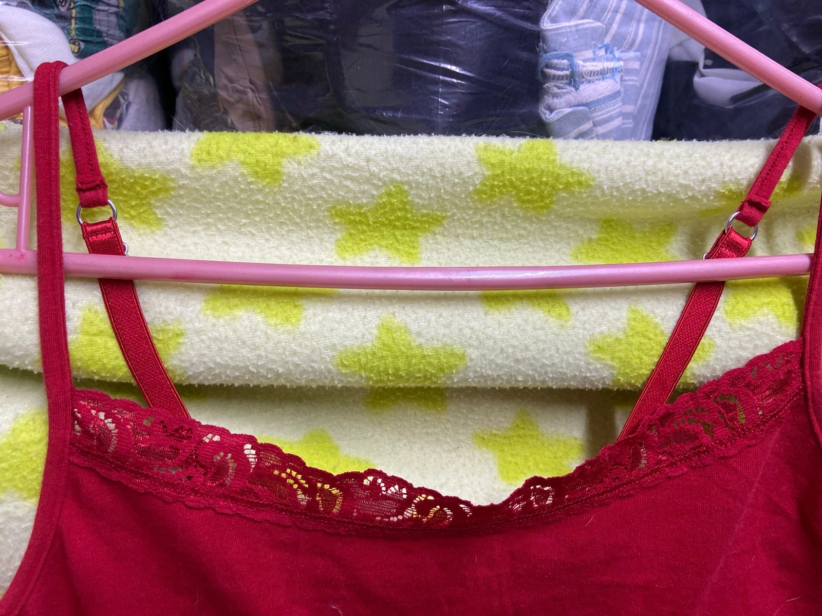 Blusa de tirantes rojos