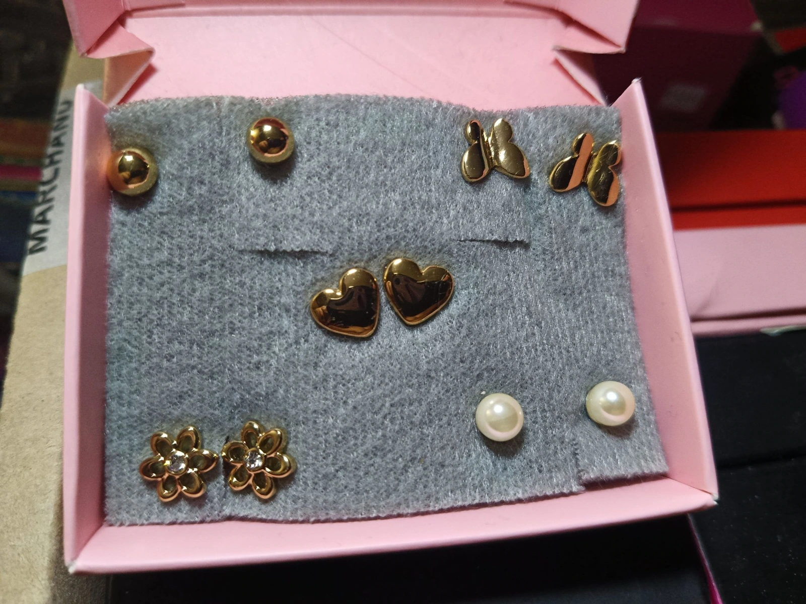 Aretes all week love