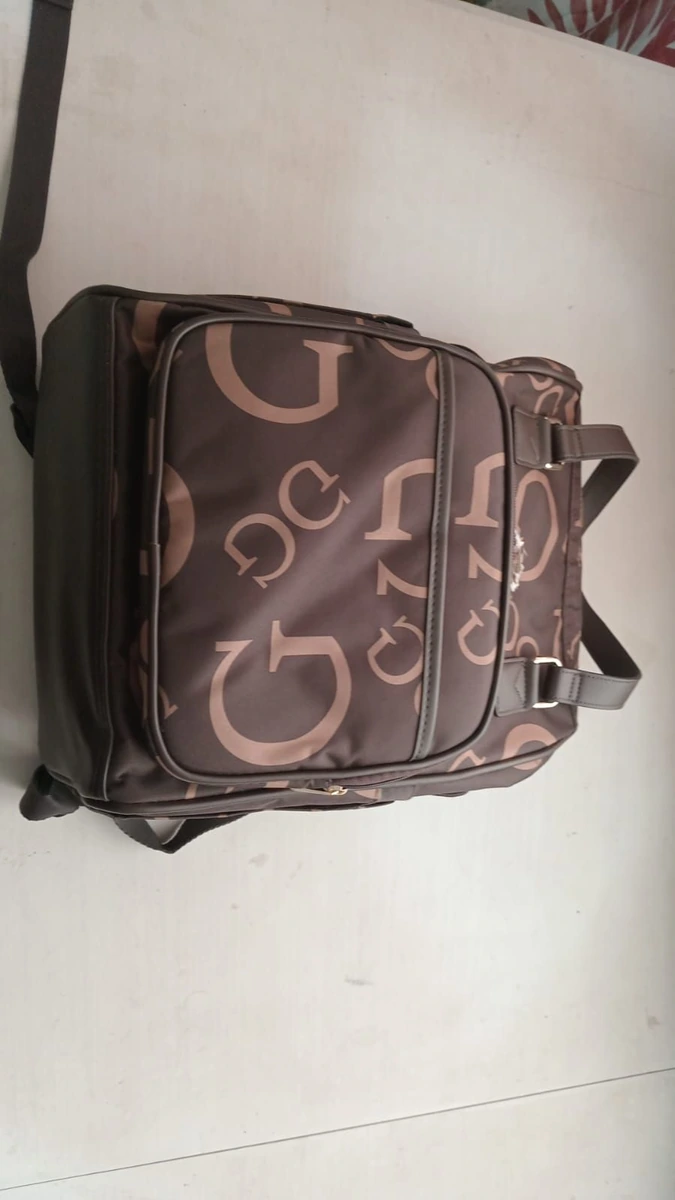 Pañalera marca Guess