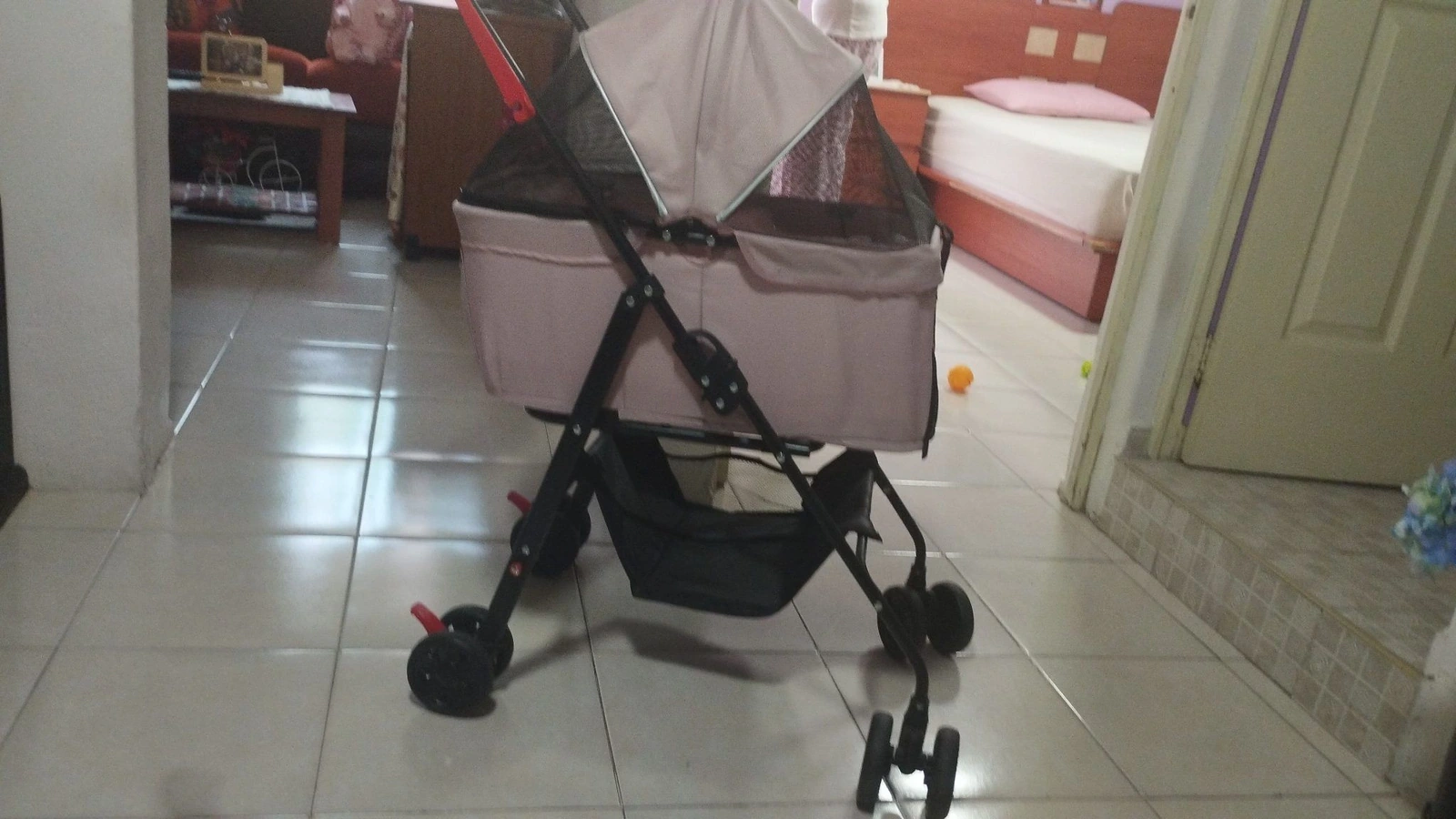 Se vende carreola y corral para mascotas