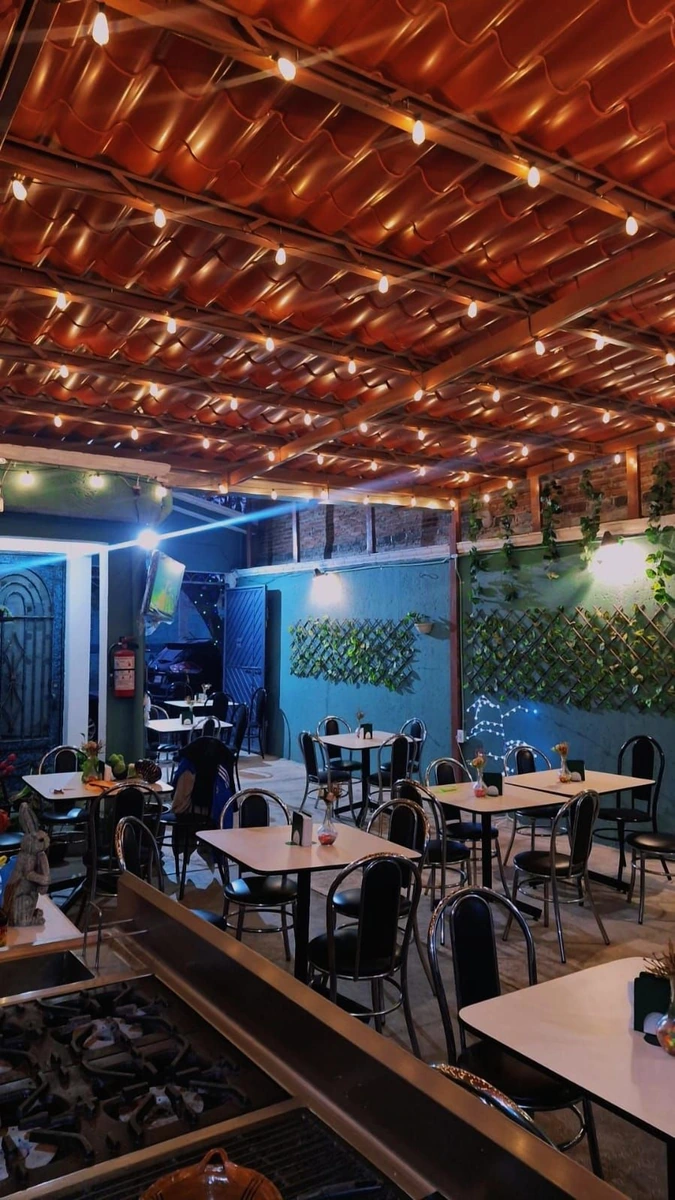 Casa amplia con local comercial, Iztapalapa